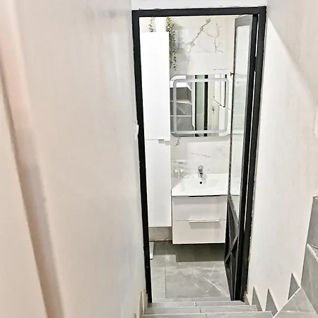 Duplex Agreable Et Comfortable Dans Le 9eme 公寓